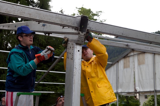 220BKB_Zeltaufbau_120612_37