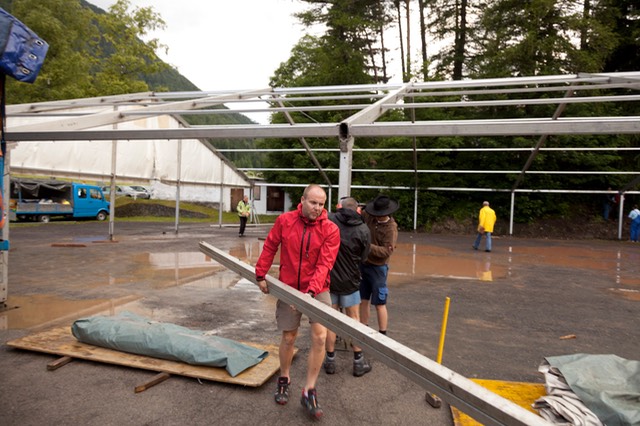 220BKB_Zeltaufbau_120612_48