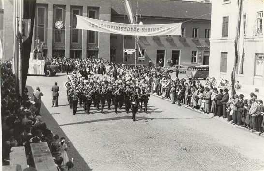 e3.16.Kärntner Sängerbundesfest in Villach am 2.juni.1957,Festzug durch die Stadt